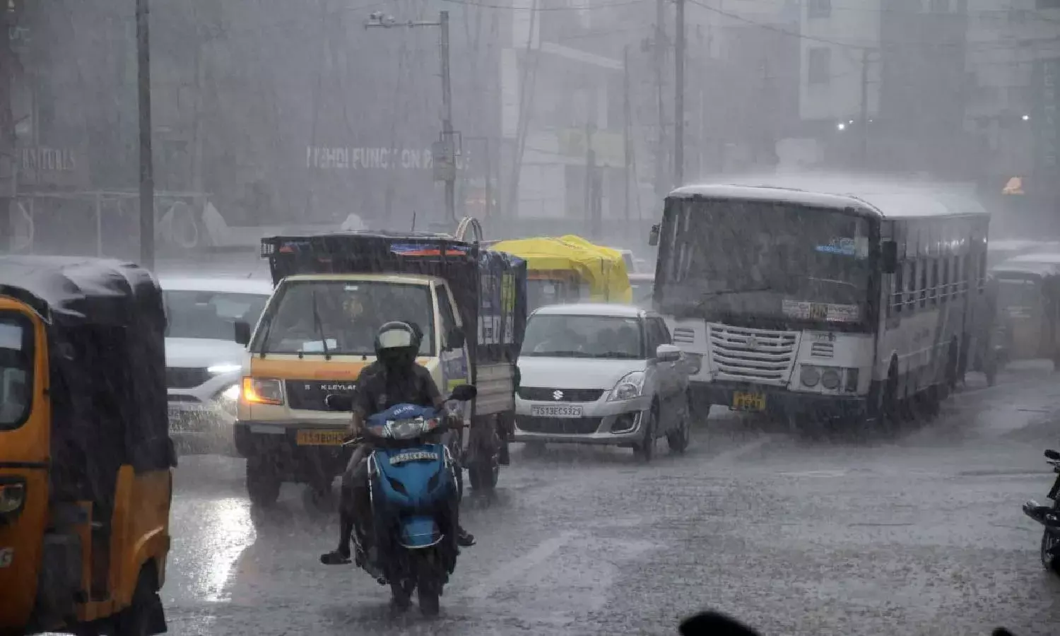 Stay alert: Heavy rains lash Telangana; weatherman warns of flash floods