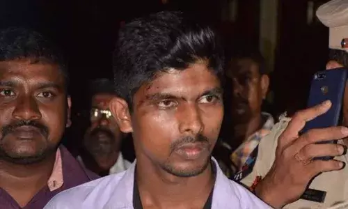 2018 attack on Jagan: Accuseds mother writes to CJI seeking bail for son