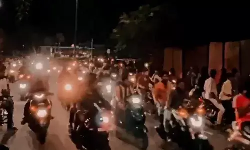 `Doom machalayeeā¦.: Vizag police crack down on stunt biking; arrest 8
