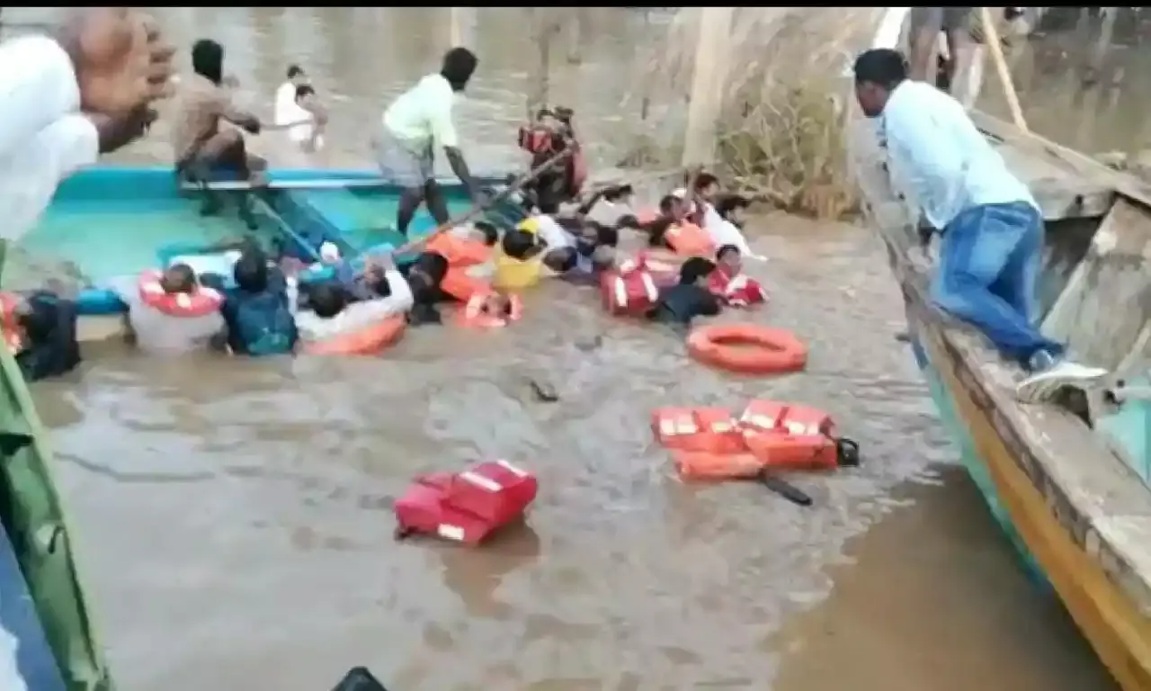 Video: TDP leaders boat overturns during visit to flood-hit districts; no injuries