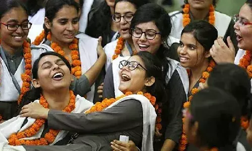 CBSE Class XII results:  92.71%. students qualify; girls outperform boys by 3.29%