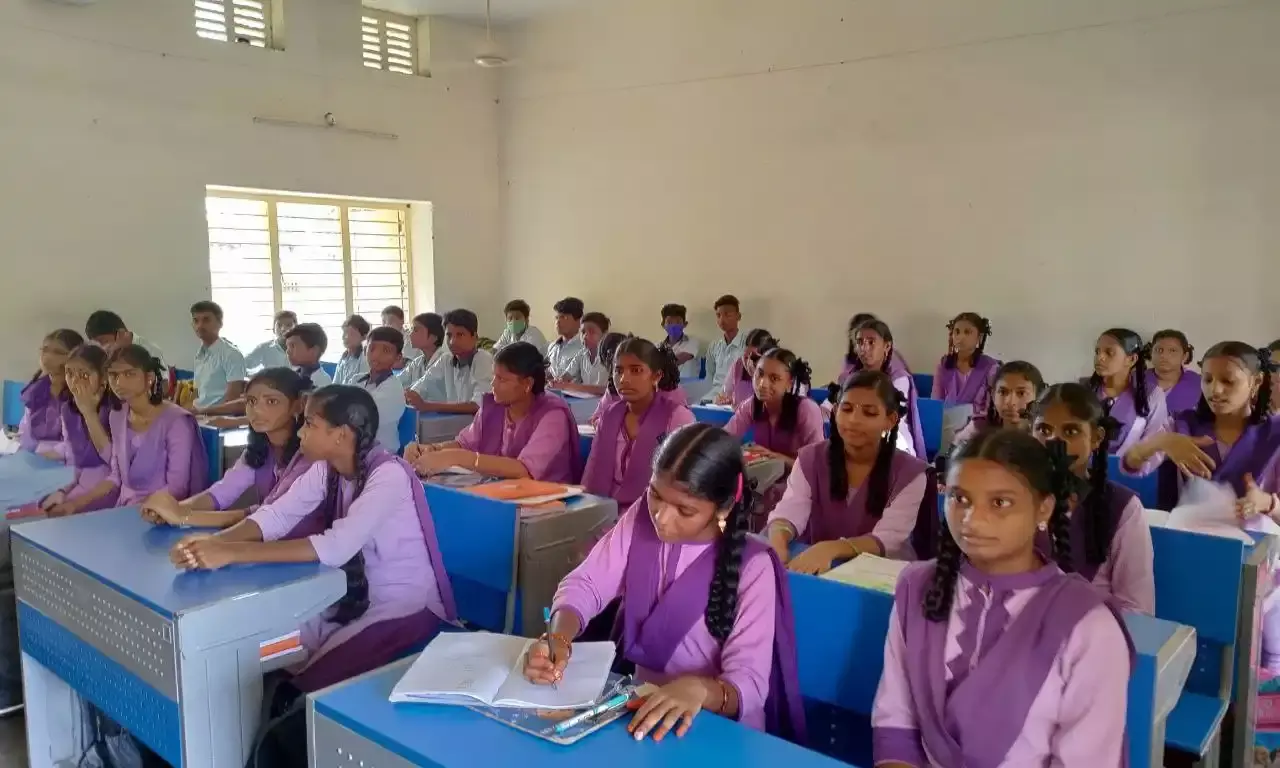 English Vinglish: Students of Nidamamuru ZPHS not afraid of being trolled for speaking English