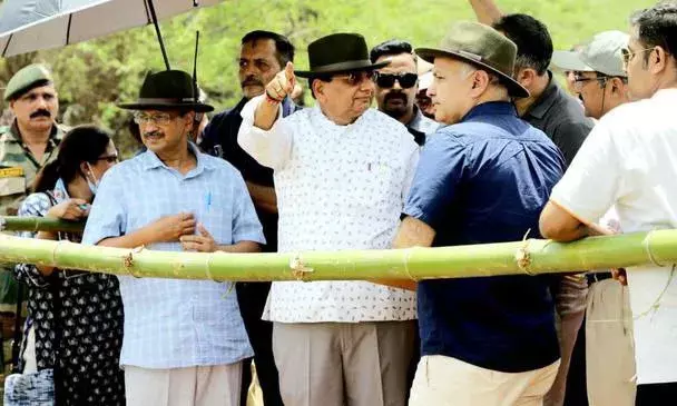 AP official among 11 suspended by Delhi LG over failure to implement Excise policy