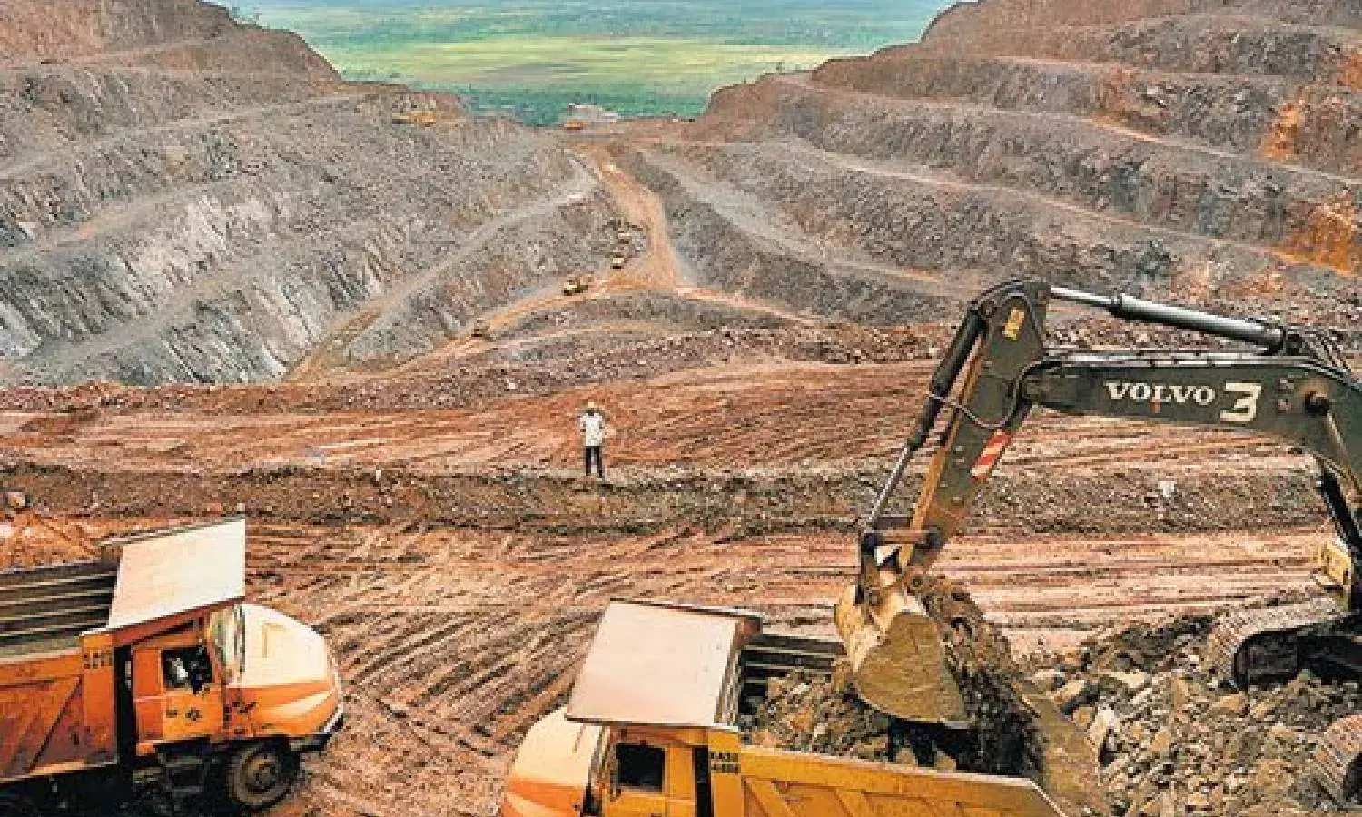 No objection to resuming mining in Ballari reserve forest area: AP to SC