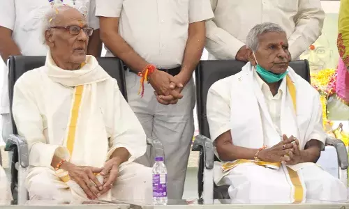 India @75: Two nonagenarian RTC employees turn emotional, unfurl tricolor at Bus Bhavan