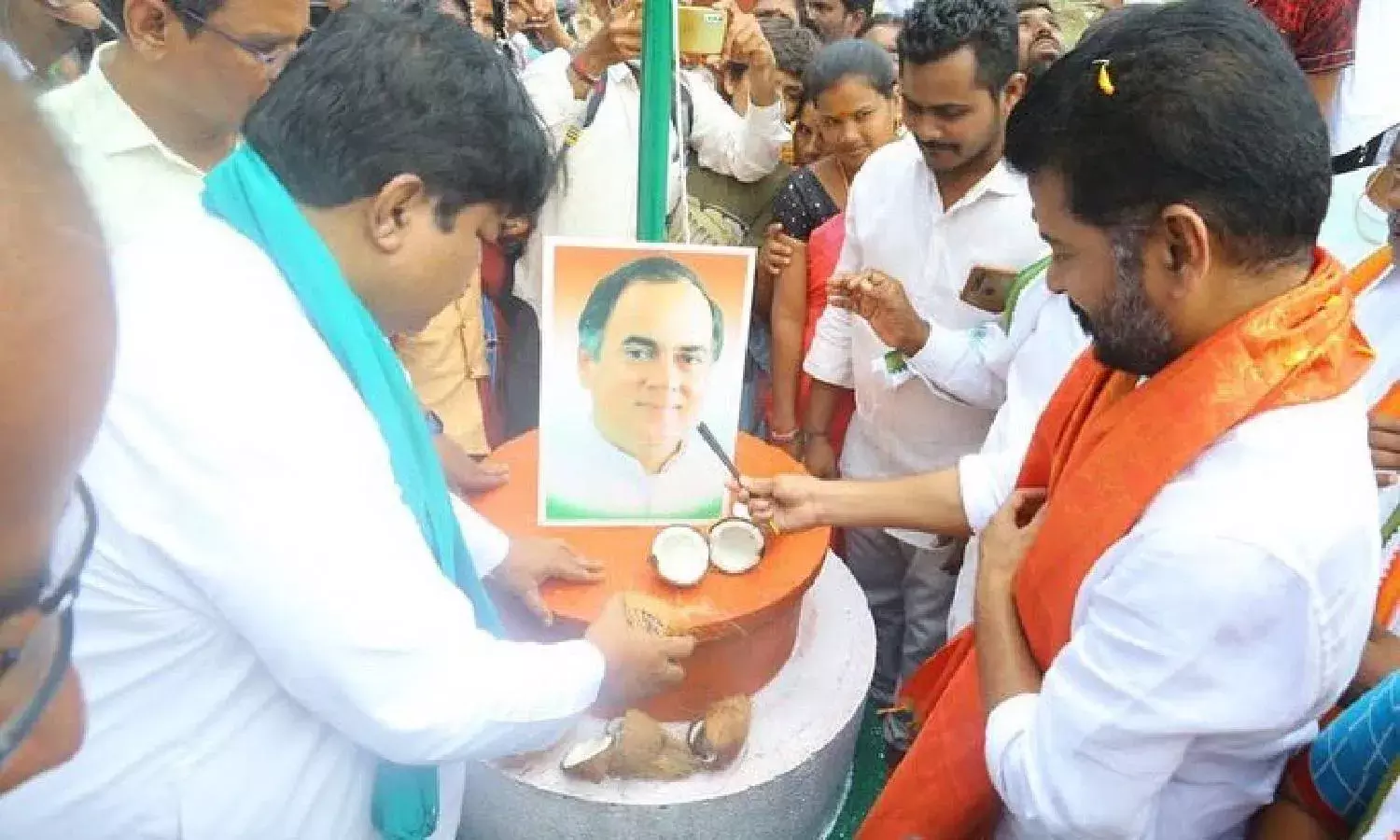 To safeguard democracy: Revanth seeks support of Left for crucial Munugode by-poll