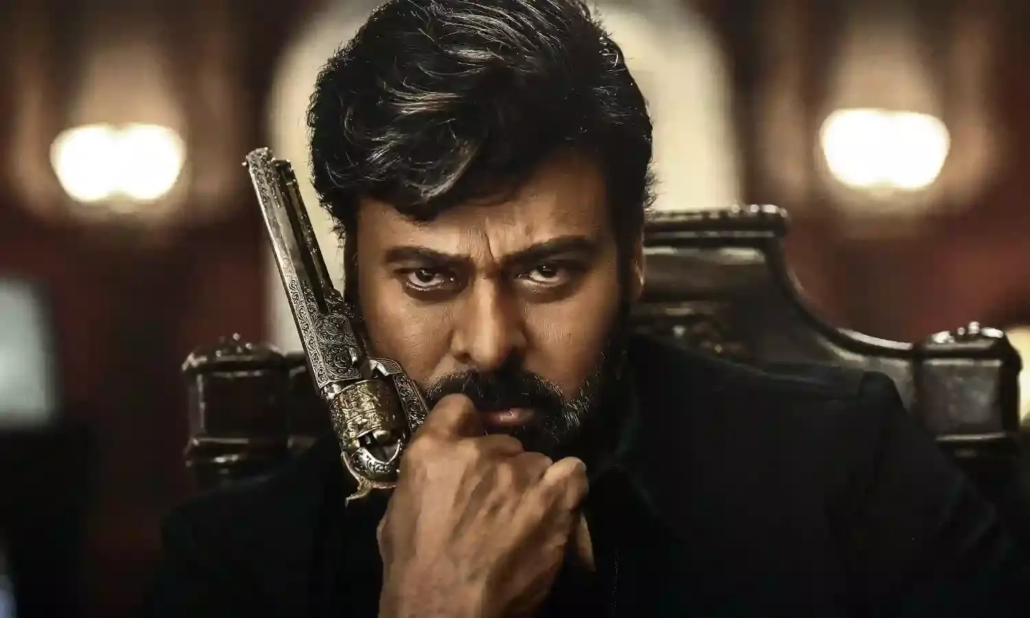 Watch: Megastar arrives as Godfather in style!