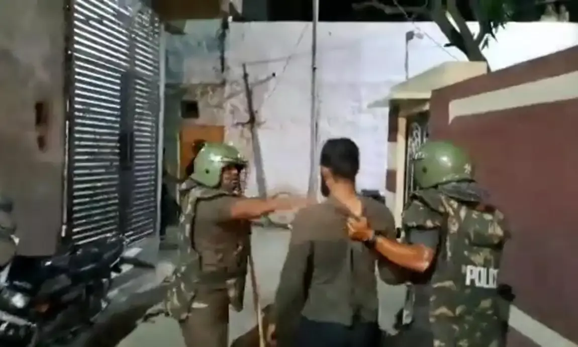 Remarks against Prophet Muhammad: Tension grips Old City after police use force in Shalibanda