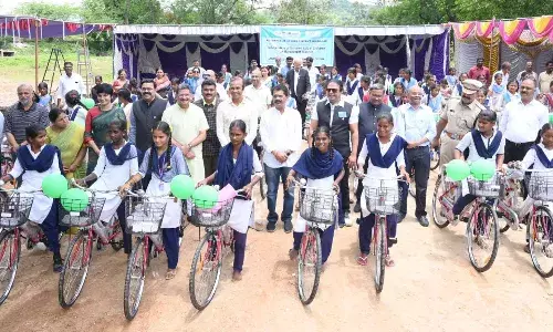 800 cycles donated to girl students of 76 govt schools in Narayanpet