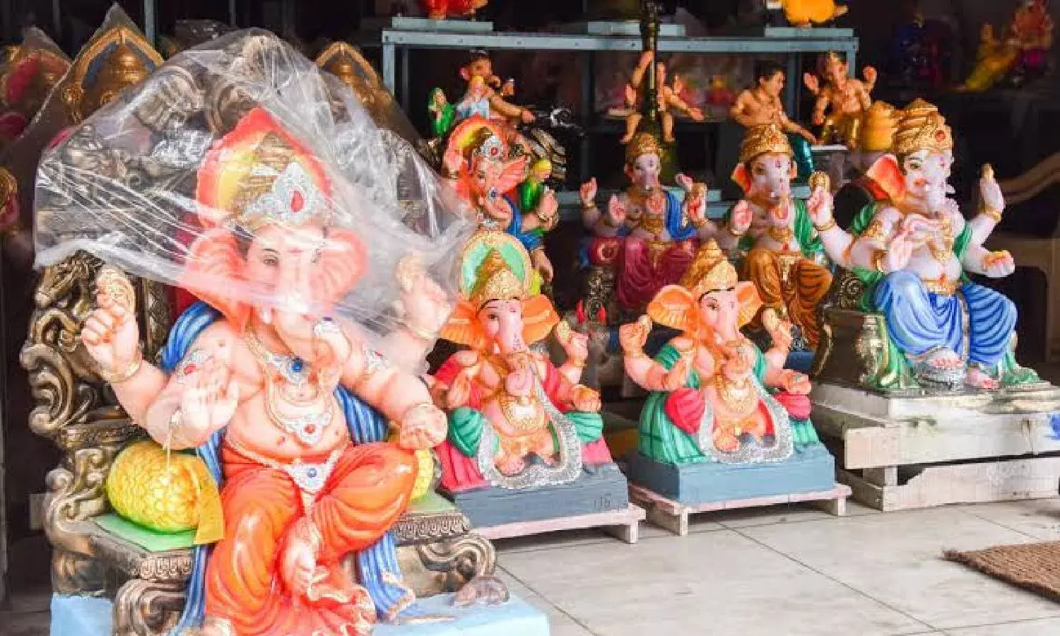 Ganesh Chathurthi: PoP idols flood Andhra markets despite ban