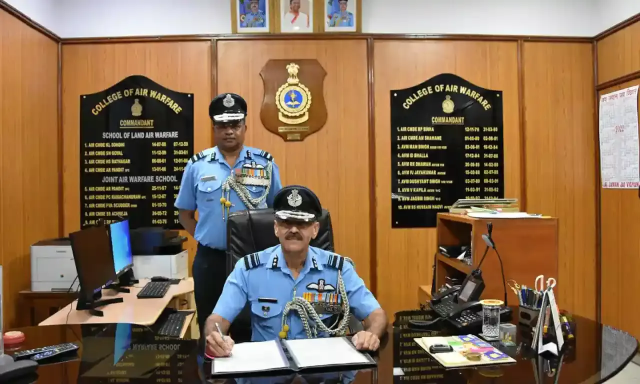 Air Vice Marshal Manish Khanna takes charge of Sbad College of Air Warfare