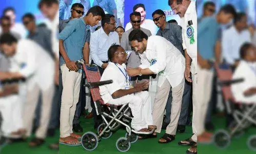 Teachers are sculptors who mould students future: Jagan
