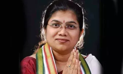 Munugode Bye-poll: Congress names  Palvai Sravanthi as contender