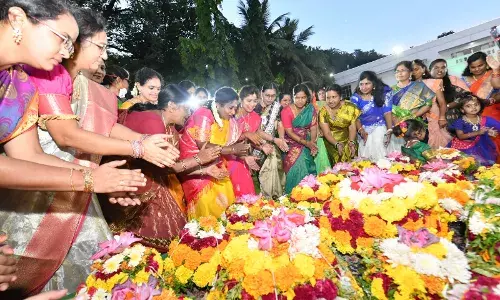 TS Guv celebrates the first day of the Bathukamma festival with women journalists