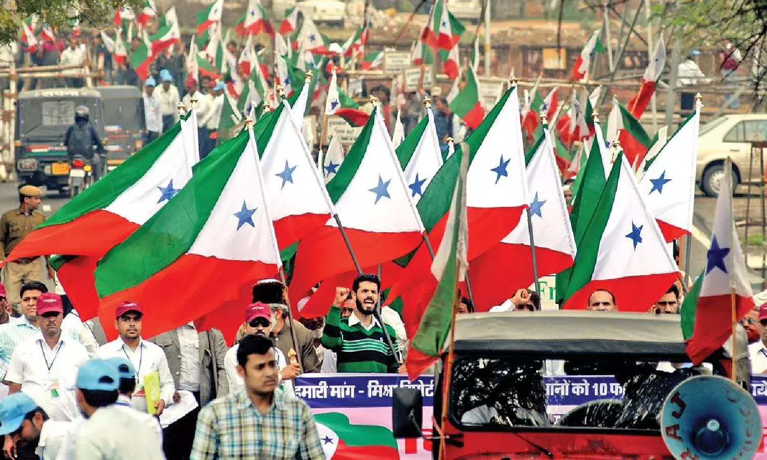 Links with Global Terrorist Groups: Centre bans PFI, 8 affiliates for 5 years