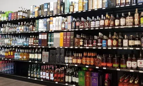 New Excise Policy:  Jagan retains 2934 liquor outlets; eyes Rs 16,500 Cr revenue