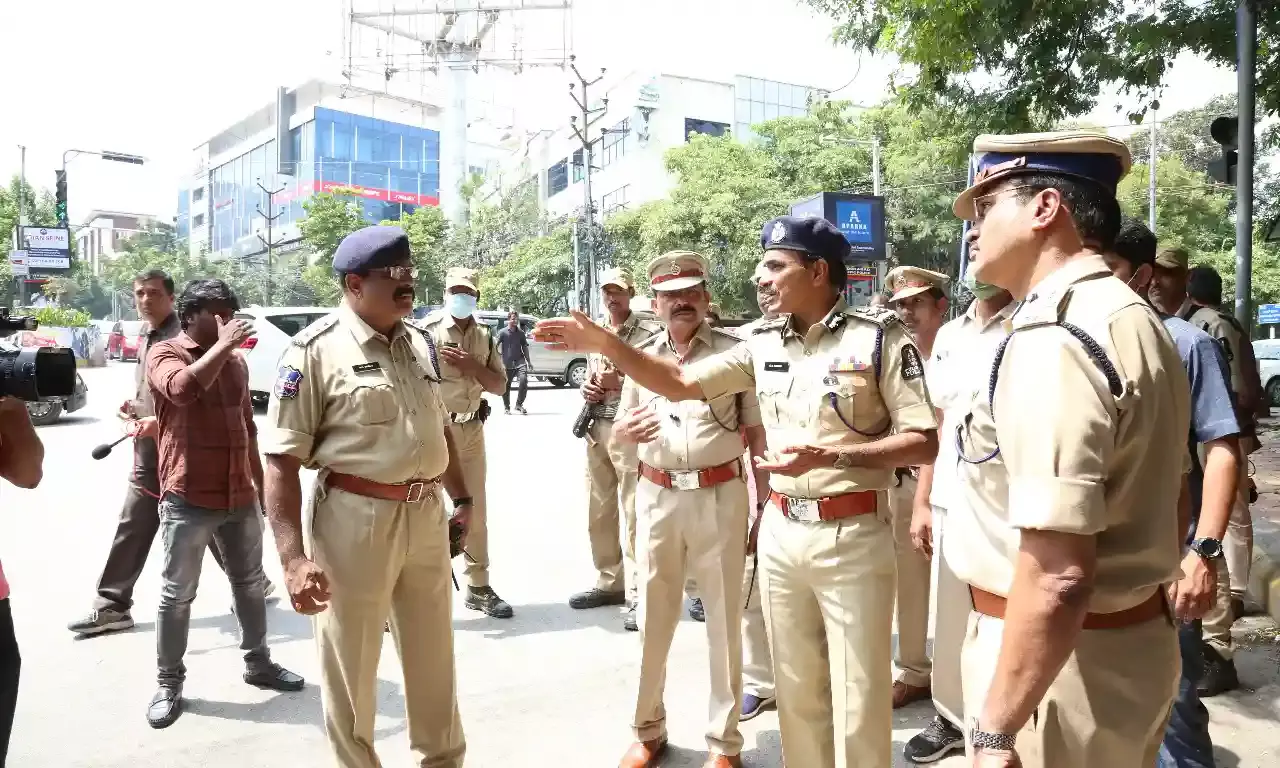 Operation ROPE: Fines worth Rs 3.65L levied on encroachers, motorists on day 1