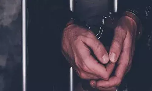 2 held for running fake call center in Hyd