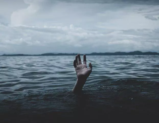 Srikakulam:12YO sets new example of bravery, jumps into stream to save sister; dies