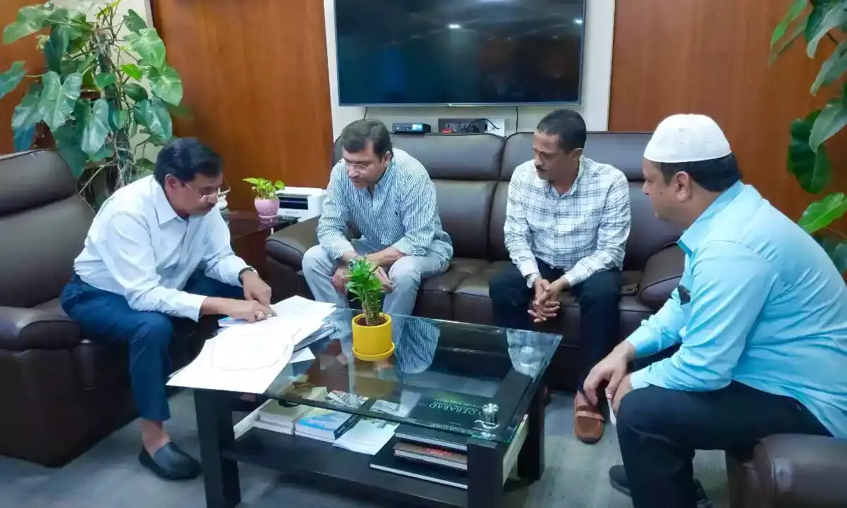 AIMIM urges to complete metro rail in Old City