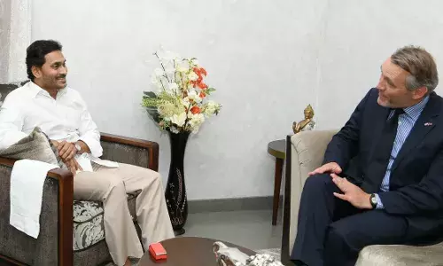 British Deputy High Commissioner meets Jagan, lauds states health, edu policies