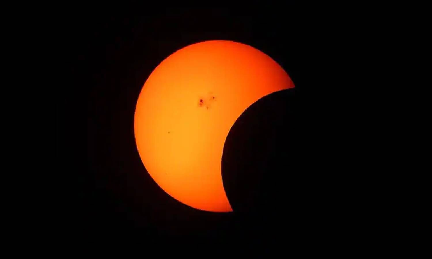 Partial solar eclipse on 25 October Here's where you can get the best view