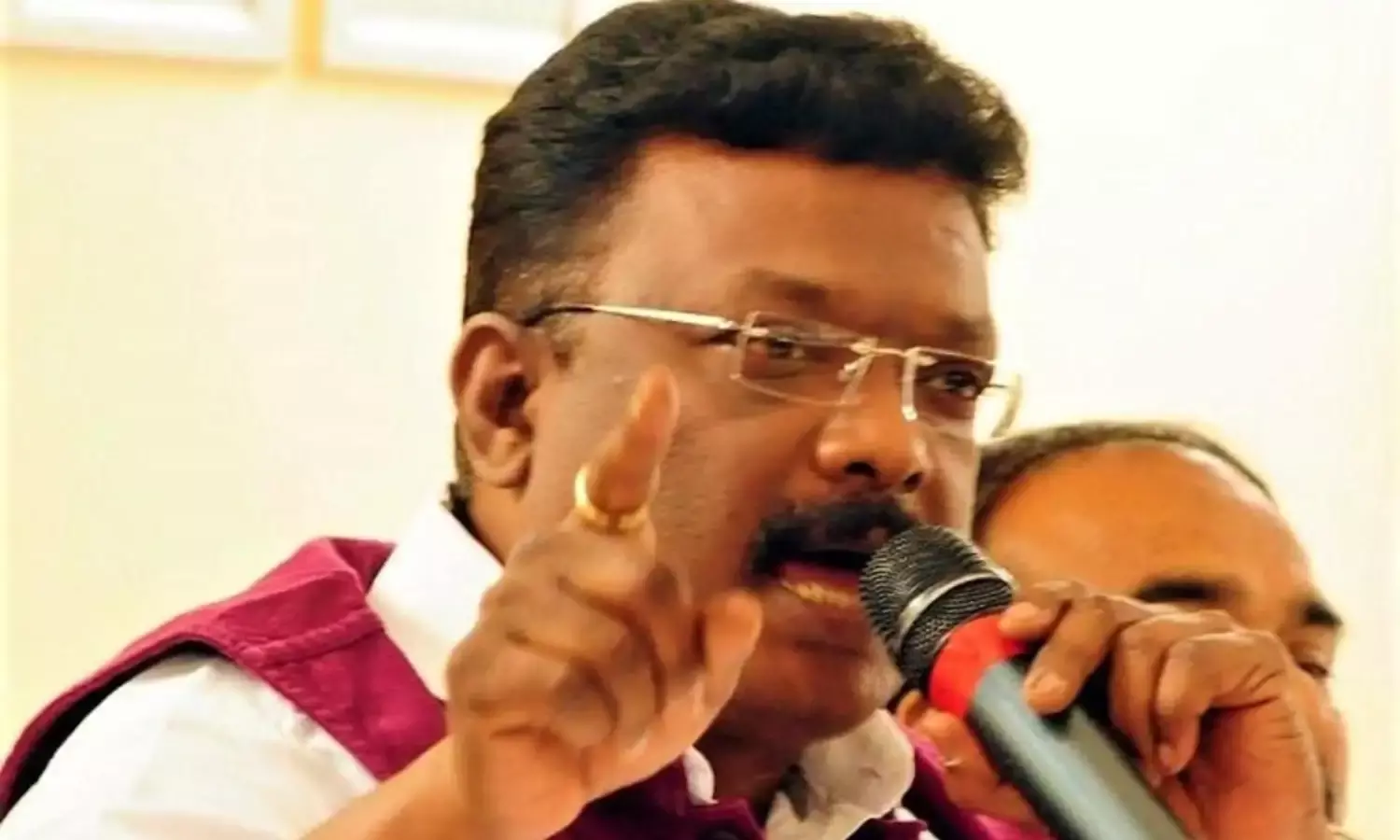 Ghar wapasi: Dasoju Sravan resigned from the BJP, to join TRS