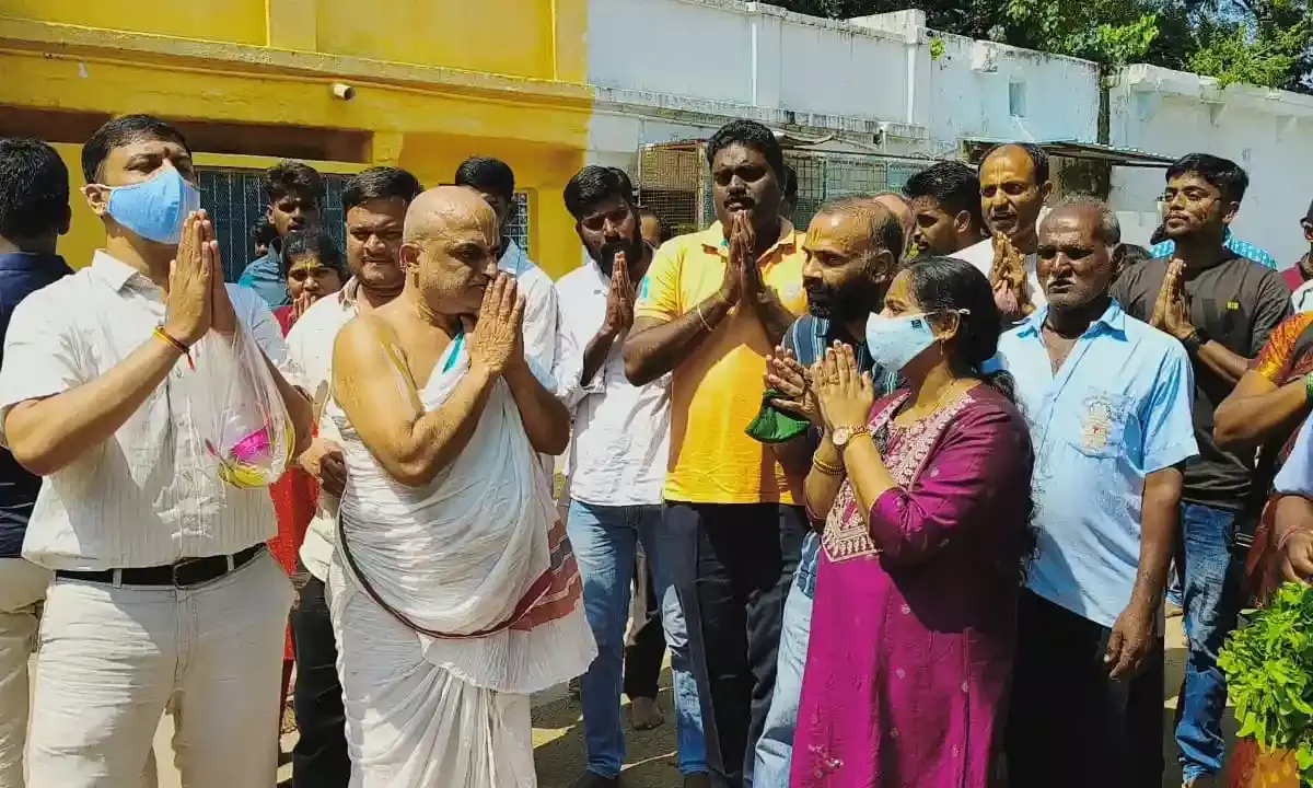 DAV rape: Victims parents visit Chilkur Balaji temple in Hyderabad