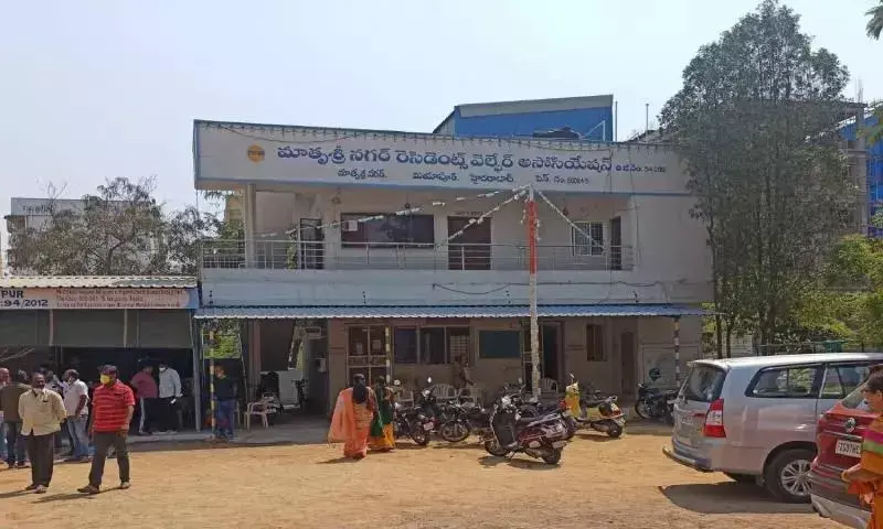 Win for residents: GHMC demolishes illegal building in Miyapur Matrusri Nagar park