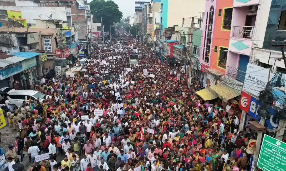 Rayalaseema Garjana:Thousands take part in rally to support 3-capital proposal in Tirupati