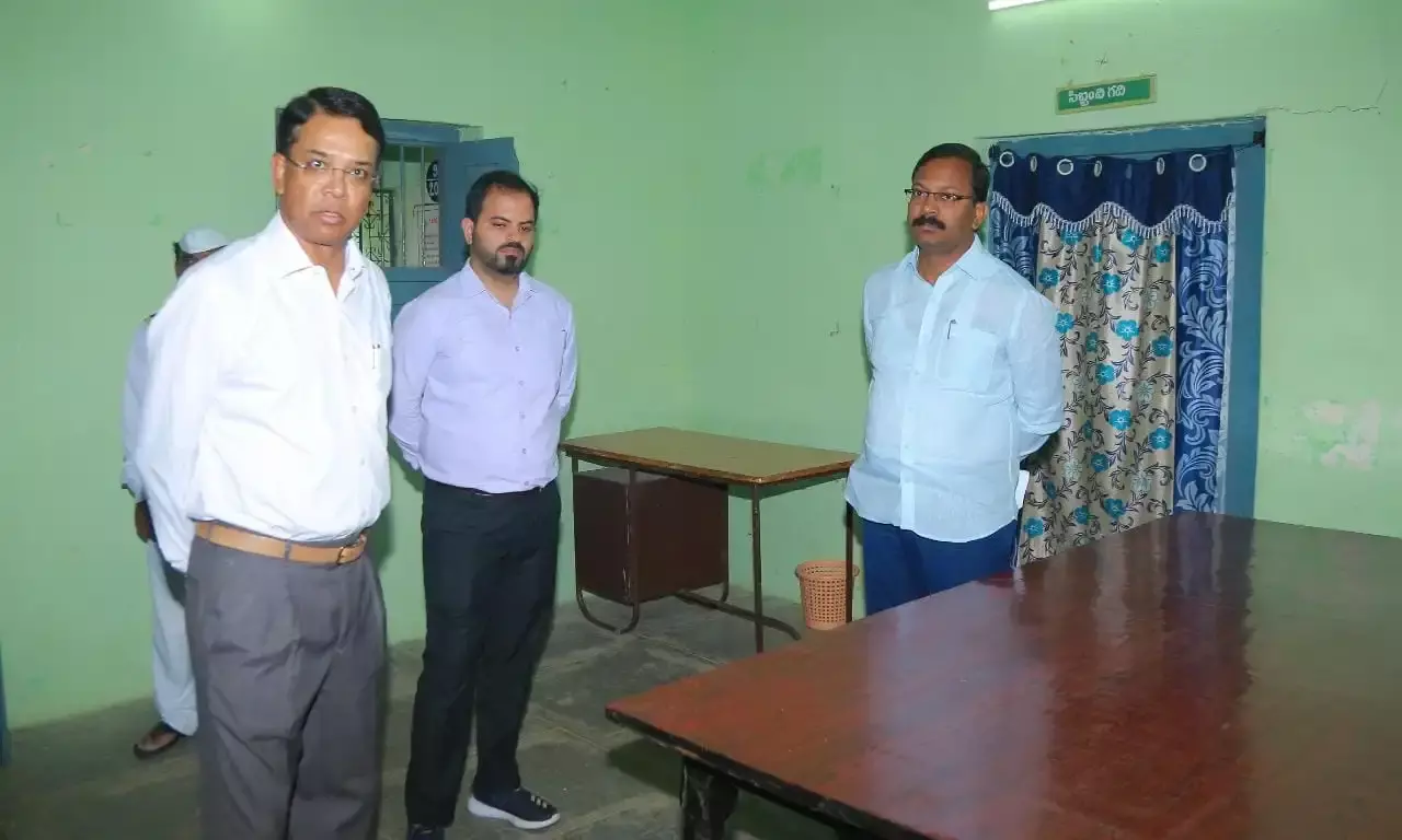 Curtains down for Munugode by-poll: No SMS, social media campaign after Tuesday