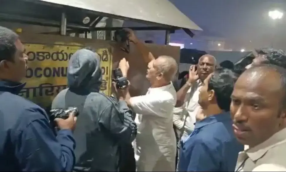 TTD seizes 20 cameras from unauthorised photographers, drops them into hundi