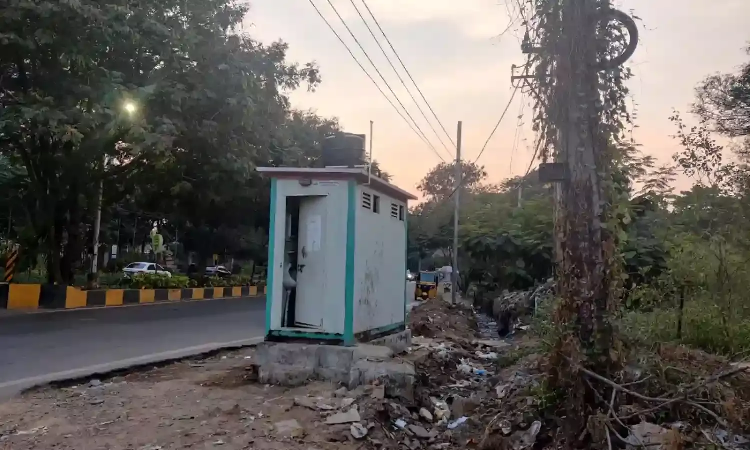 Ground Report: Gachibowlis DLF Food Street caters to the citys midnight cravings but has only one public toilet