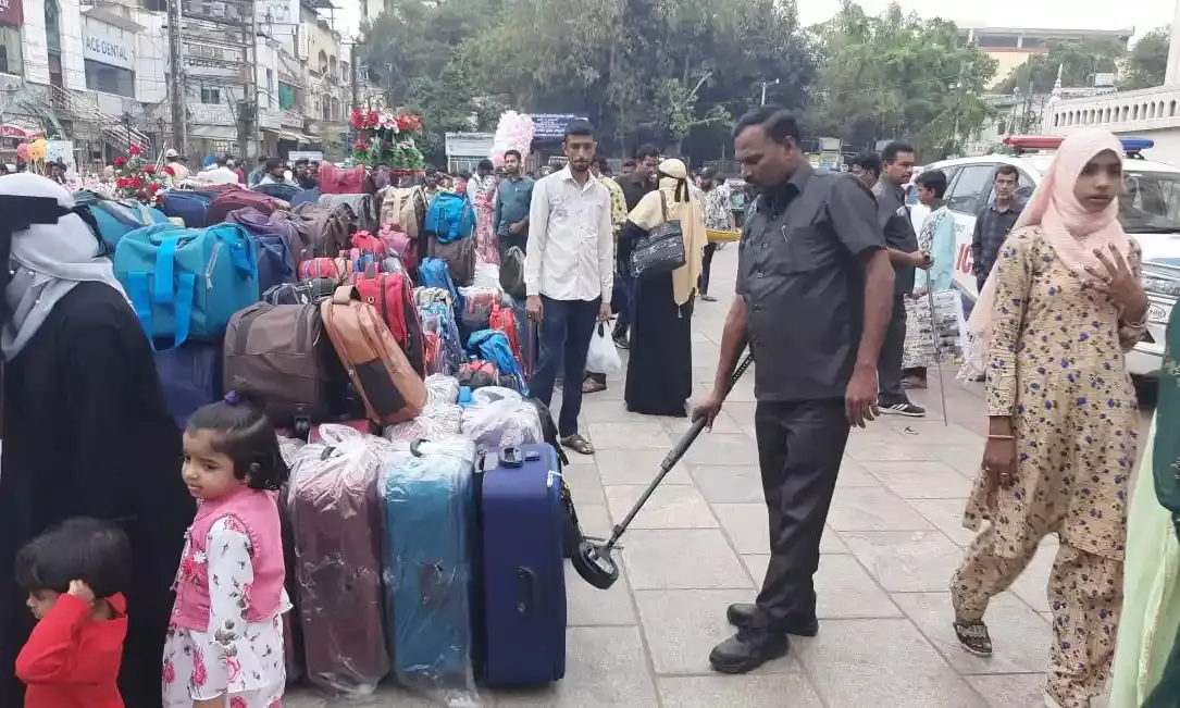 Bomb scare in Charminar? Police say routine check, no threat
