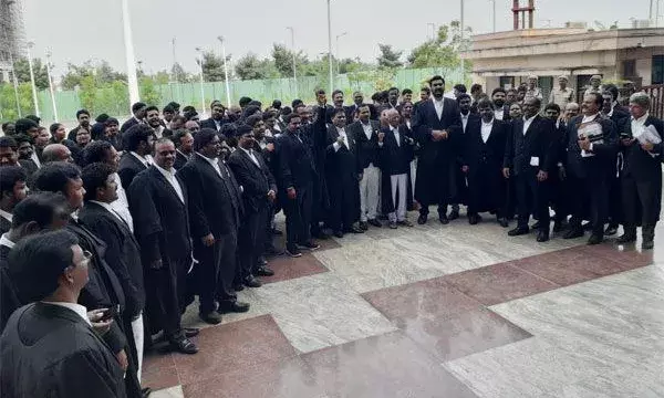 AP High Court lawyers protest transfer of 2 judges, boycott work