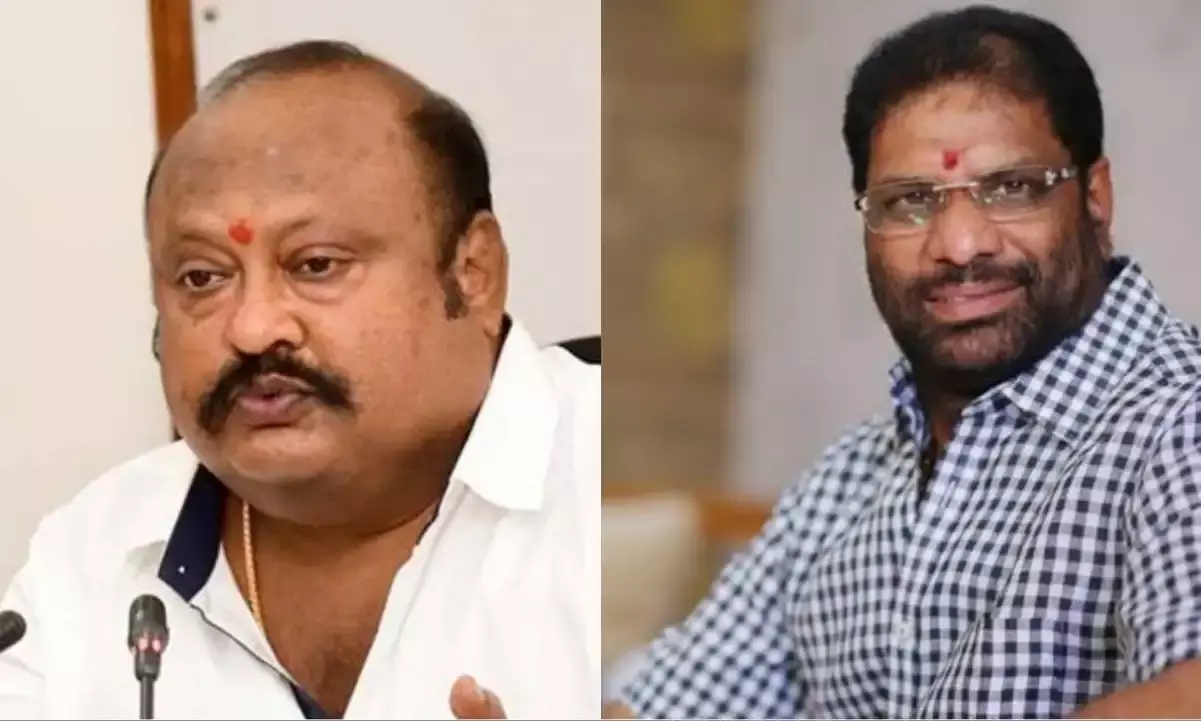 TRS MP Vaddiraju Ravichandra, minister Gangula Kamalakar have connection with fake CBI officer