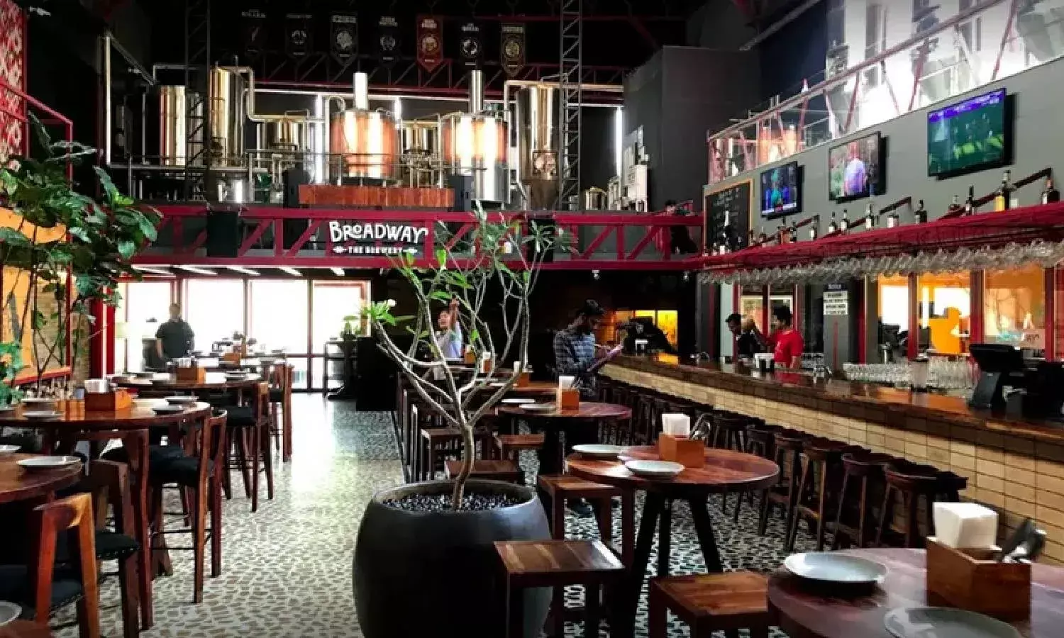 Hyderabad: Jubilee Hills Broadway fined Rs.15k for levying illegal service charge