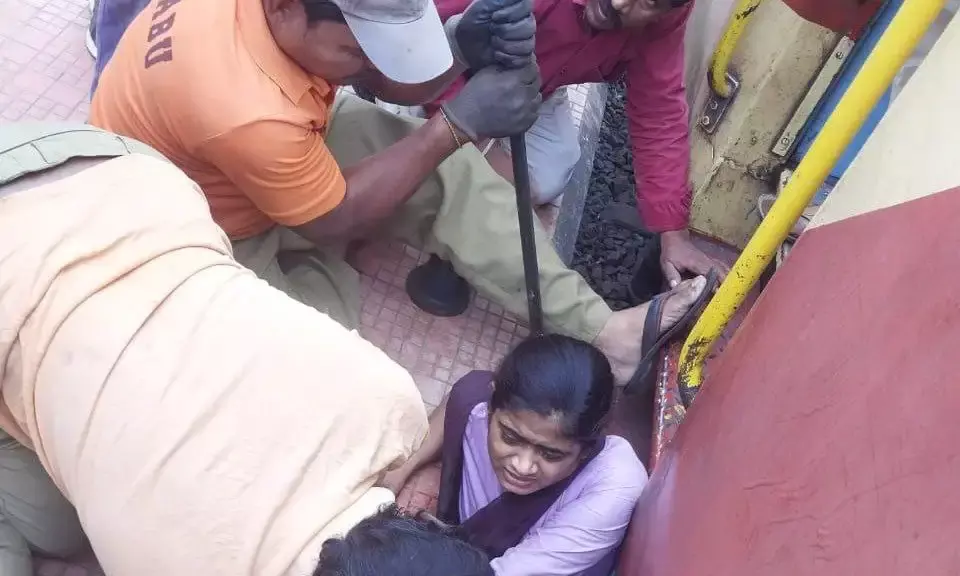 Student rescued at Duvvada railway station dies of multiple organ failure