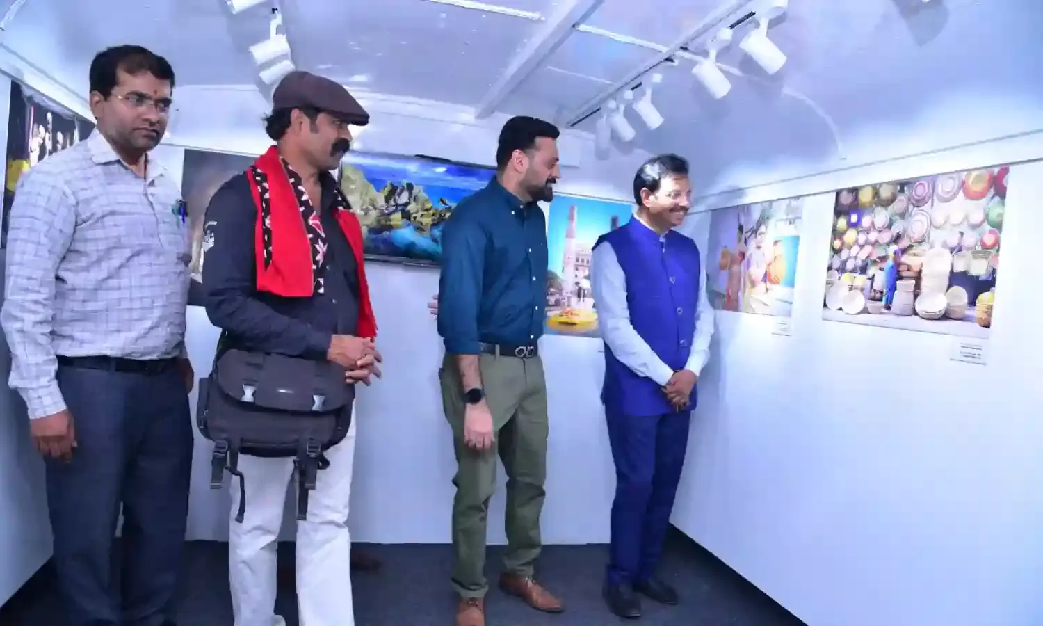 Taking art to the people: TSRTC bus turns into travelling photo gallery