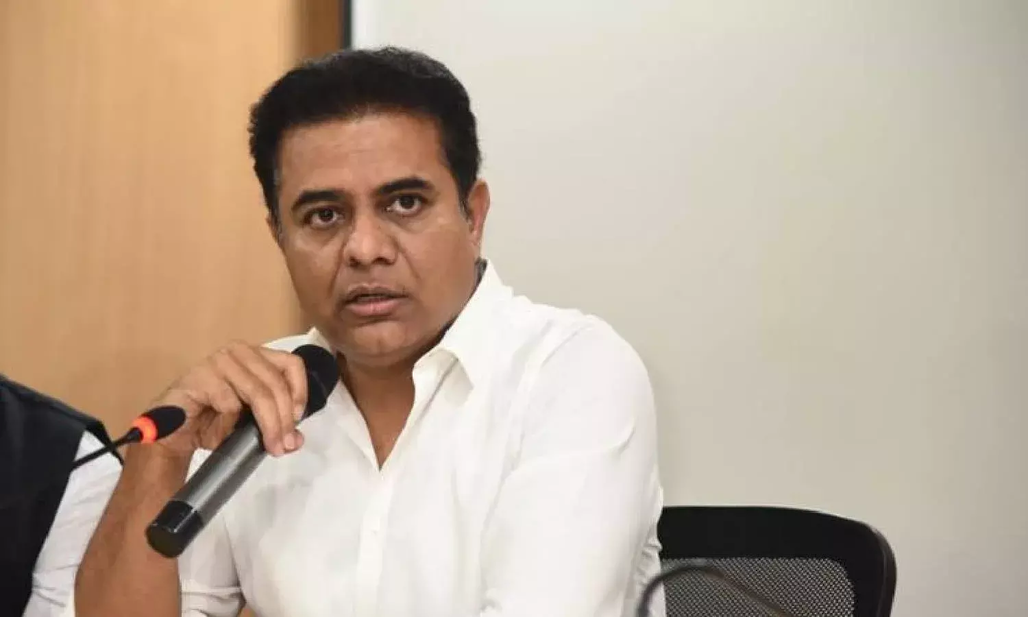 Central BJP Investigation: KTR takes potshots at BJP for celebrating MLA poaching case verdict