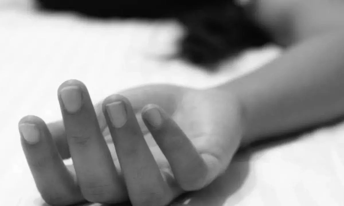 Cheated by girlfriend, engineering student ends life in Vijayawada, leaves suicide note