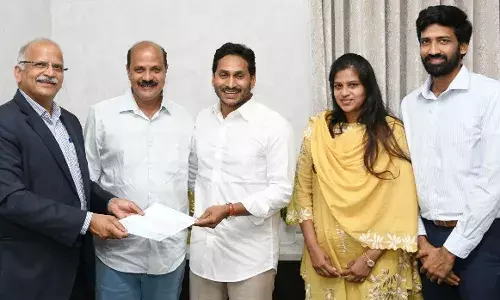 Laurus Labs donates Rs 4 cr to Jagans Nadu Nedu scheme