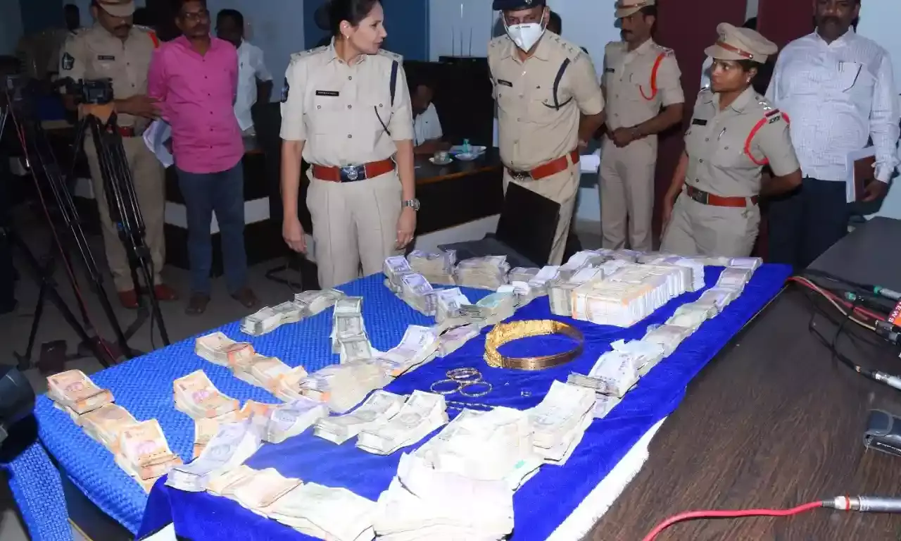 Multi-crore Pappula Chitti scam: 3 held in Vizianagaram, items worth Rs. 8 crs seized