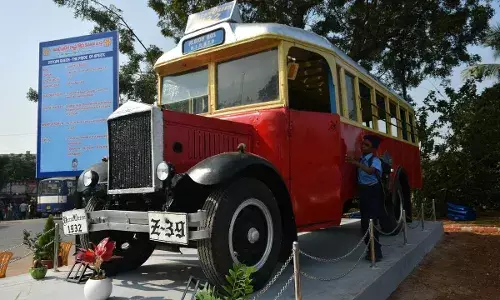 Deccan Queen: Visit APās oldest bus from the Nizam era at Vijayawada city bus terminal