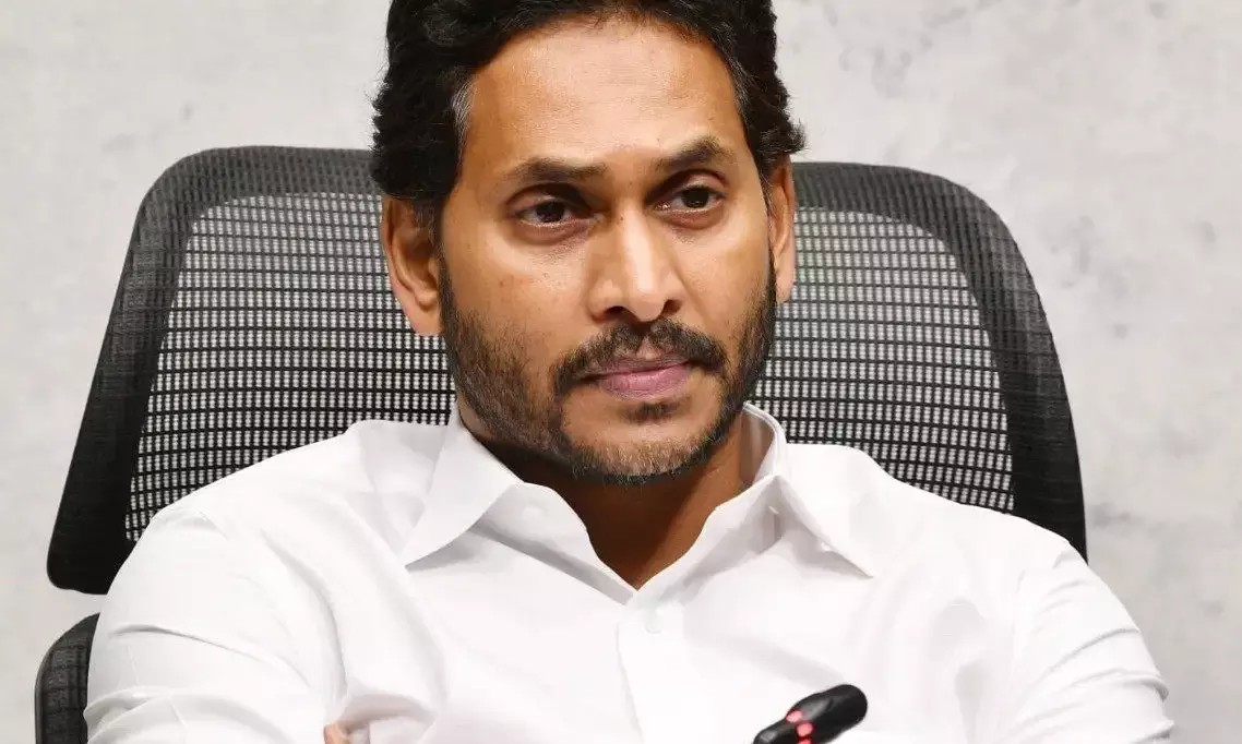 Jagan’s flight makes emergency landing at Gannavaram airport after technical snag