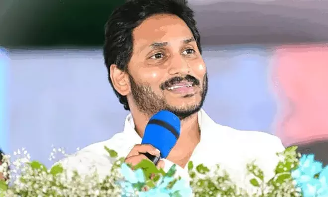 `Model State’ : Jagan releases Rs 330.15 Cr financial assistance to 3.3L Rajakas, Nayee Brahmins, Tailors