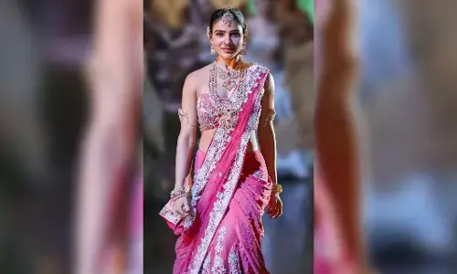 Celeb Saree Looks: 100 Hot Pics of Bollywood Actresses in Saree 2021