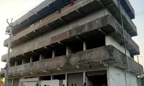 Karimnagar: Class 10 student in serious condition after jumping off school building