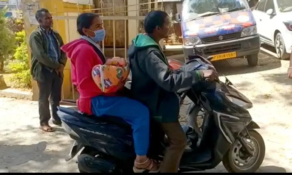 Andhra Pradesh: Couple carry dead baby home in 2-wheeler as KGH fails to provide ambulance