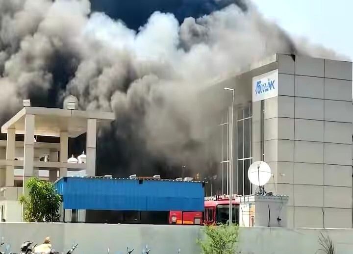 Tirupati: Massive fire at iPhone cables supplier Foxlink’s facility